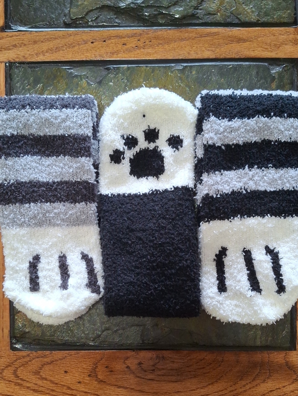 Fuzzy Cat Paw/Claw Socks